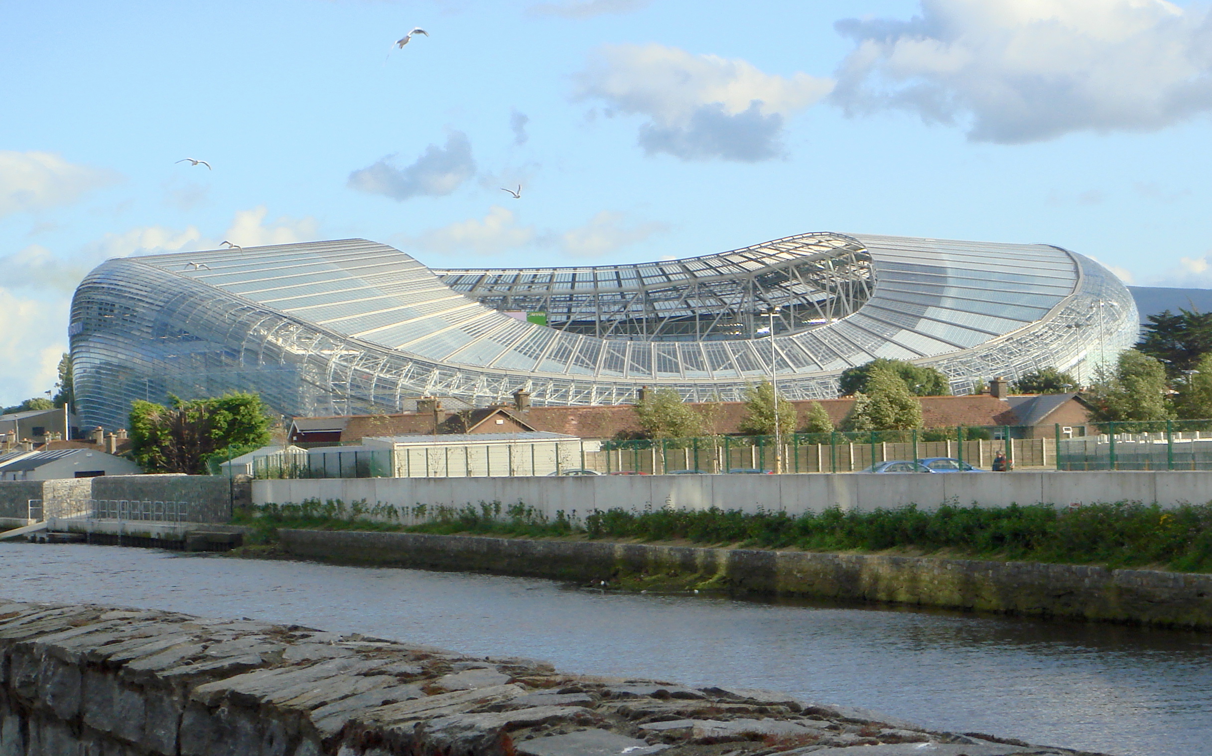 Aviva Stadium (Dublin Arena), İrlanda’nın Dublin kentinde bulunan modern futbol stadyumu