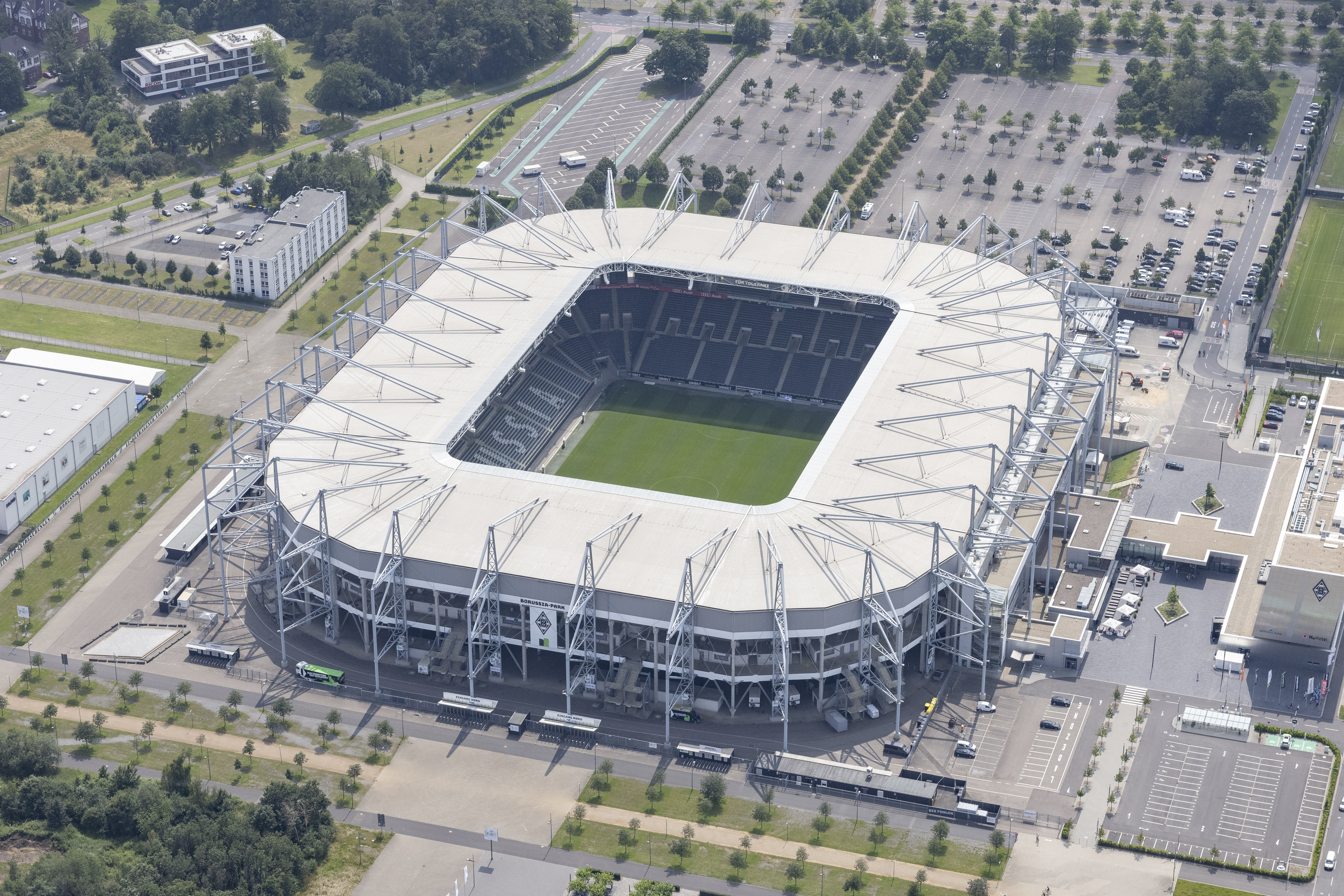 Borussia-Park, Borussia Mönchengladbach’ın iç saha maçlarına ev sahipliği yapan futbol stadyumu