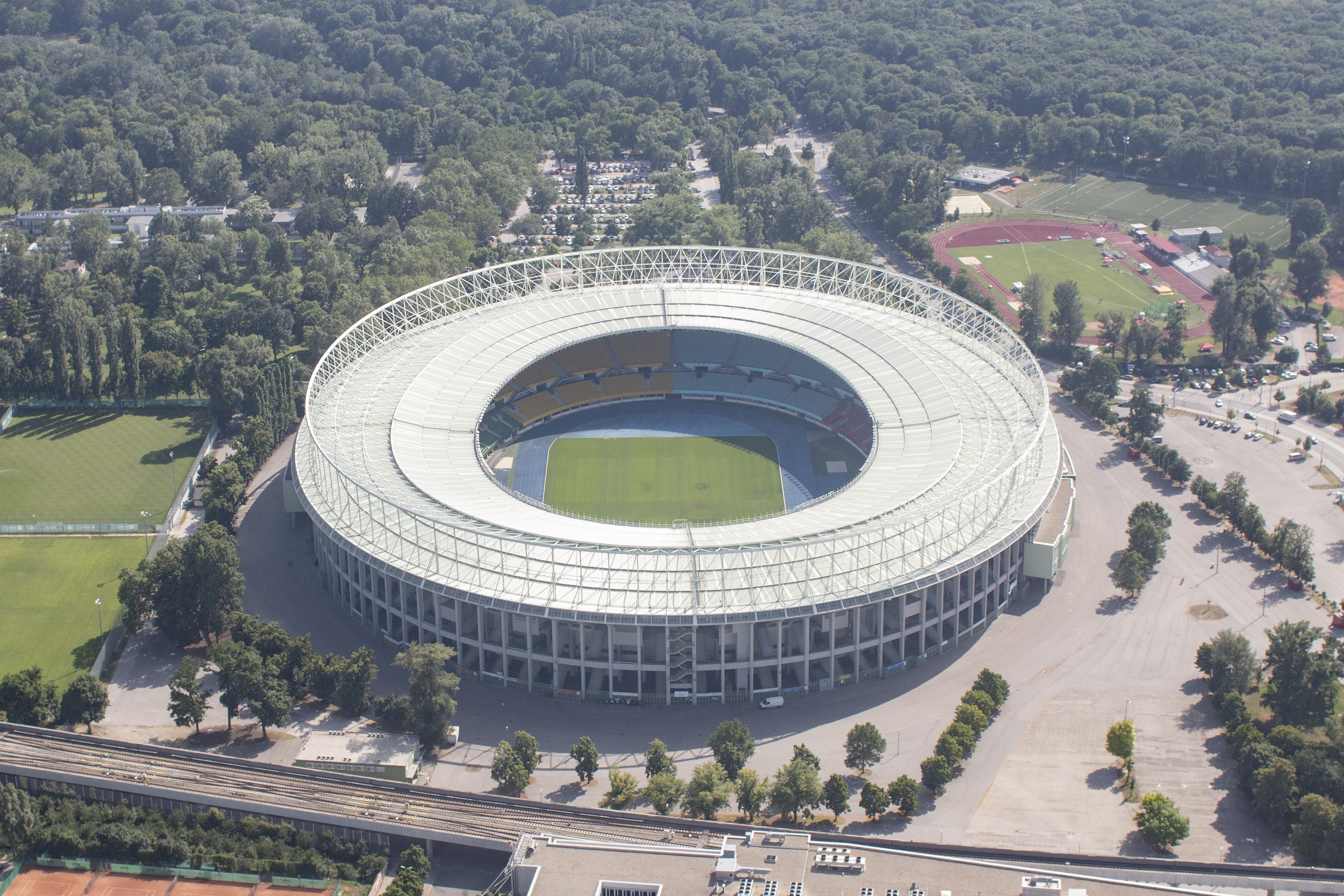 Ernst-Happel-Stadion, Viyana’da bulunan Avusturya’nın en büyük stadyumu