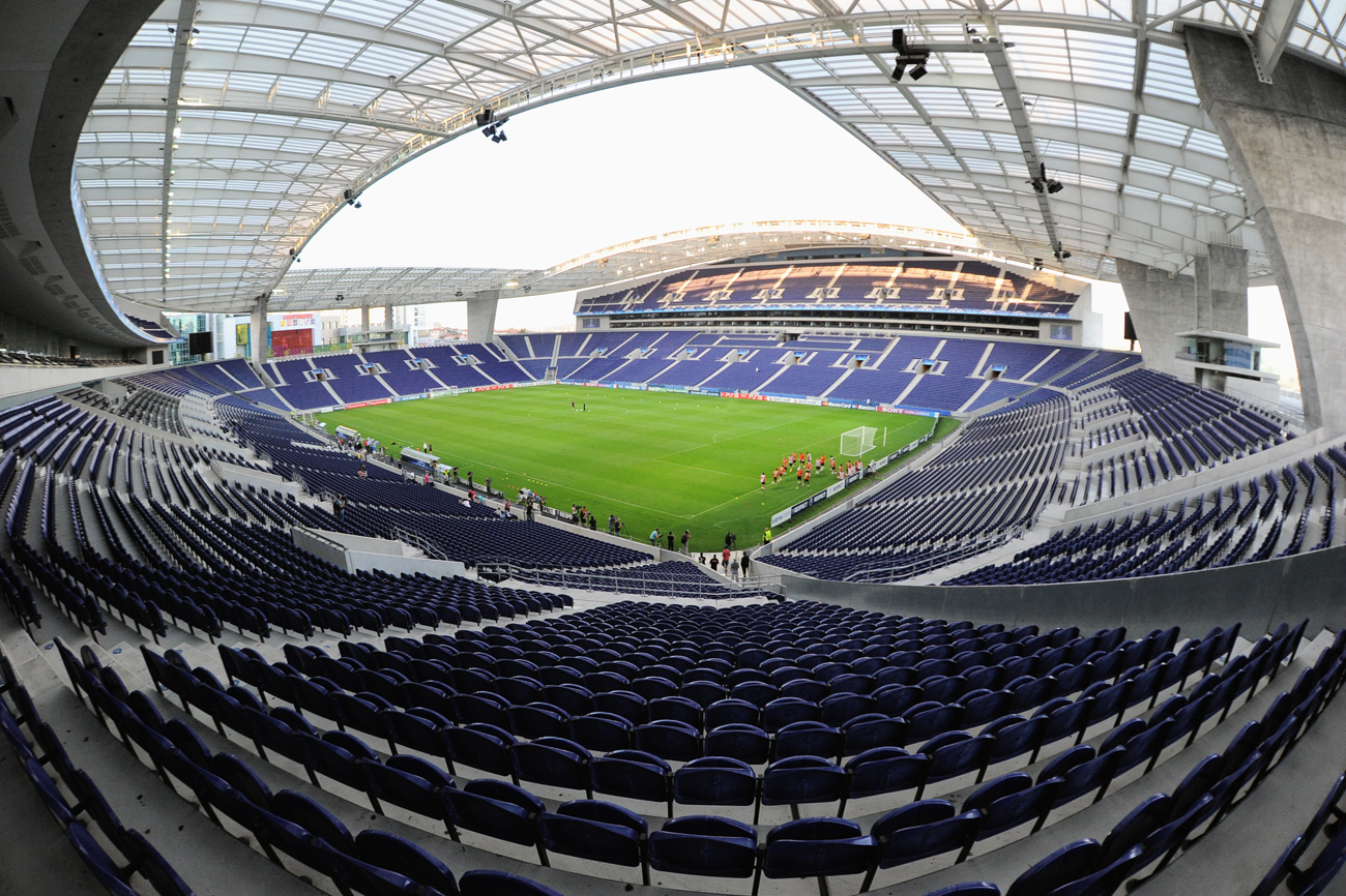 Estádio do Dragão, FC Porto’nun iç saha maçlarına ev sahipliği yapan futbol stadyumu