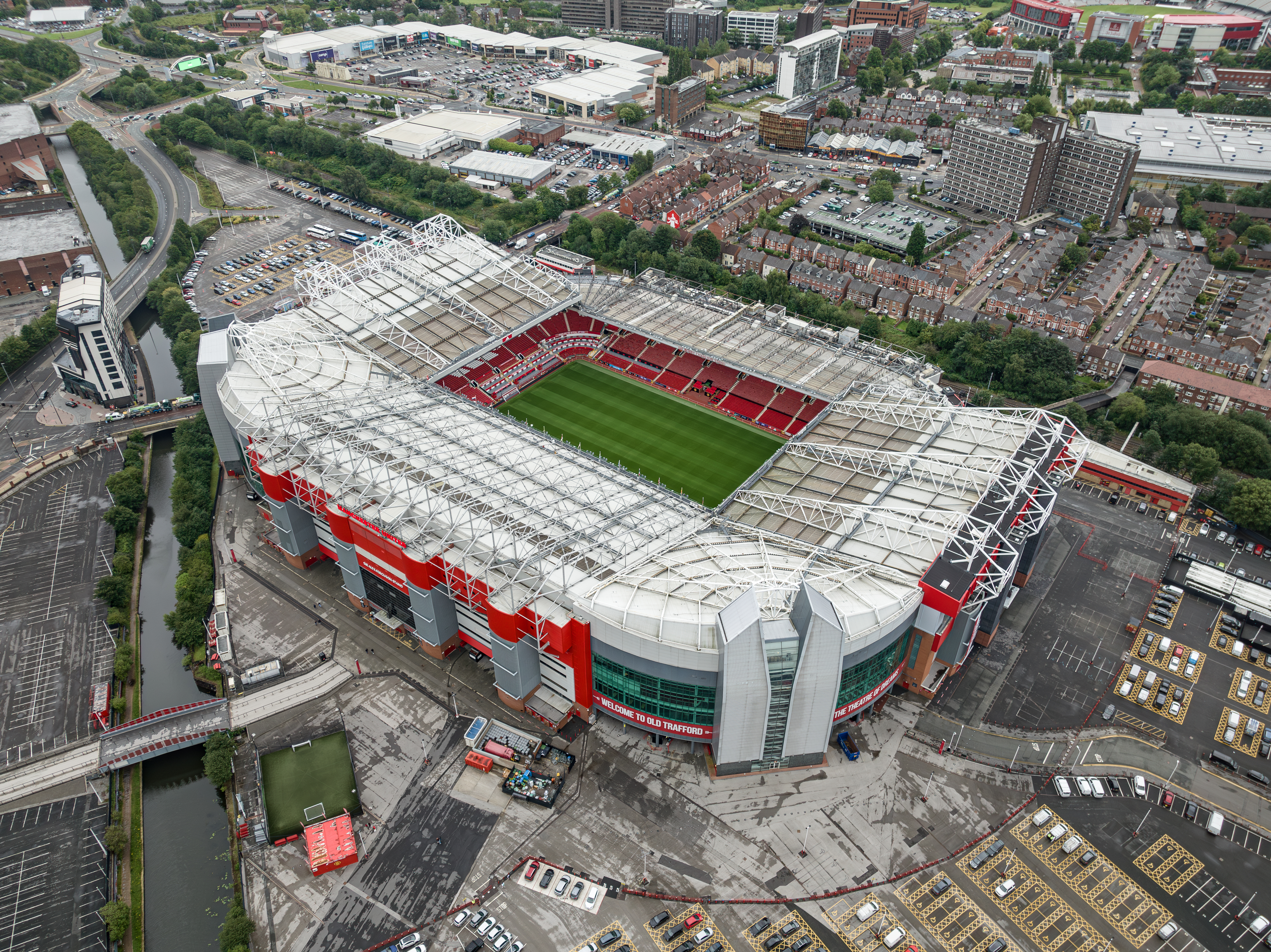 Old Trafford, Manchester United’ın iç saha maçlarına ev sahipliği yapan tarihi futbol stadyumu
