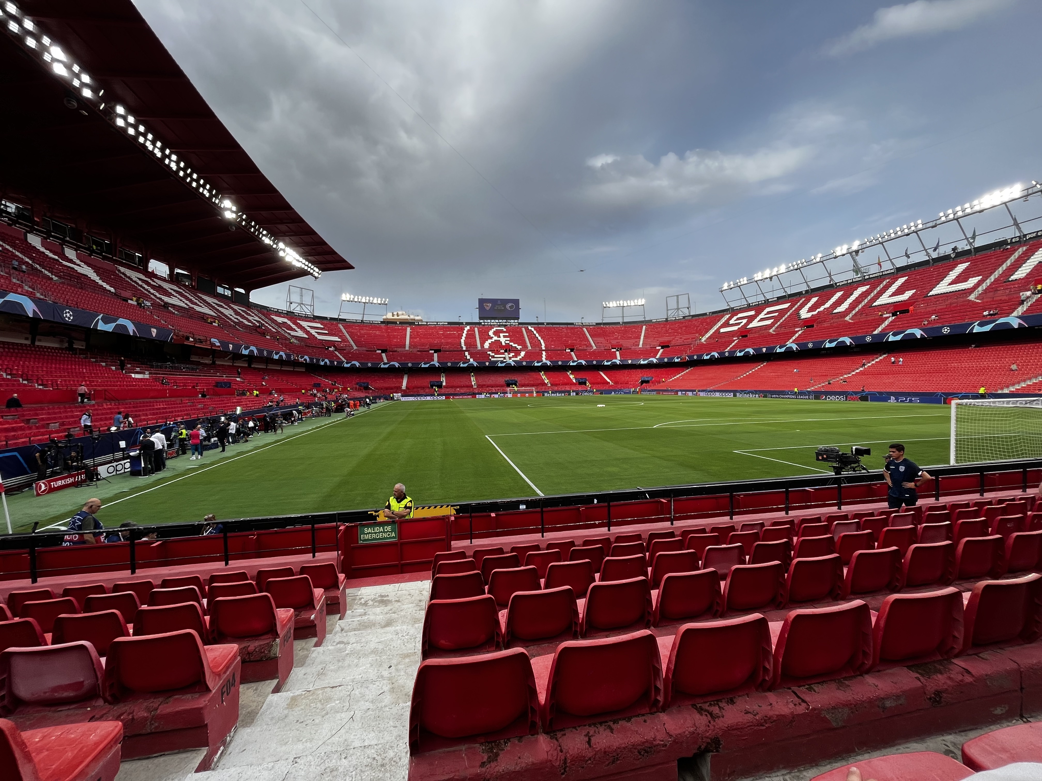 Estadio Ramón Sánchez Pizjuán, Sevilla FC’nin iç saha maçlarına ev sahipliği yapan futbol stadyumu