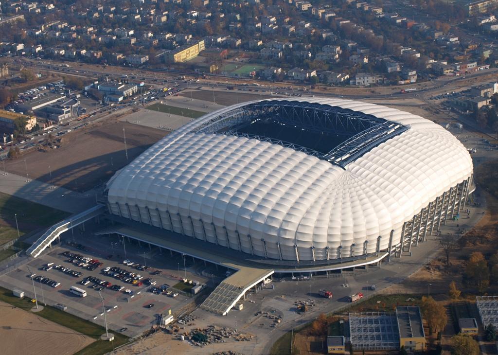 Poznan Stadyumu, Polonya’da bulunan modern futbol stadyumu