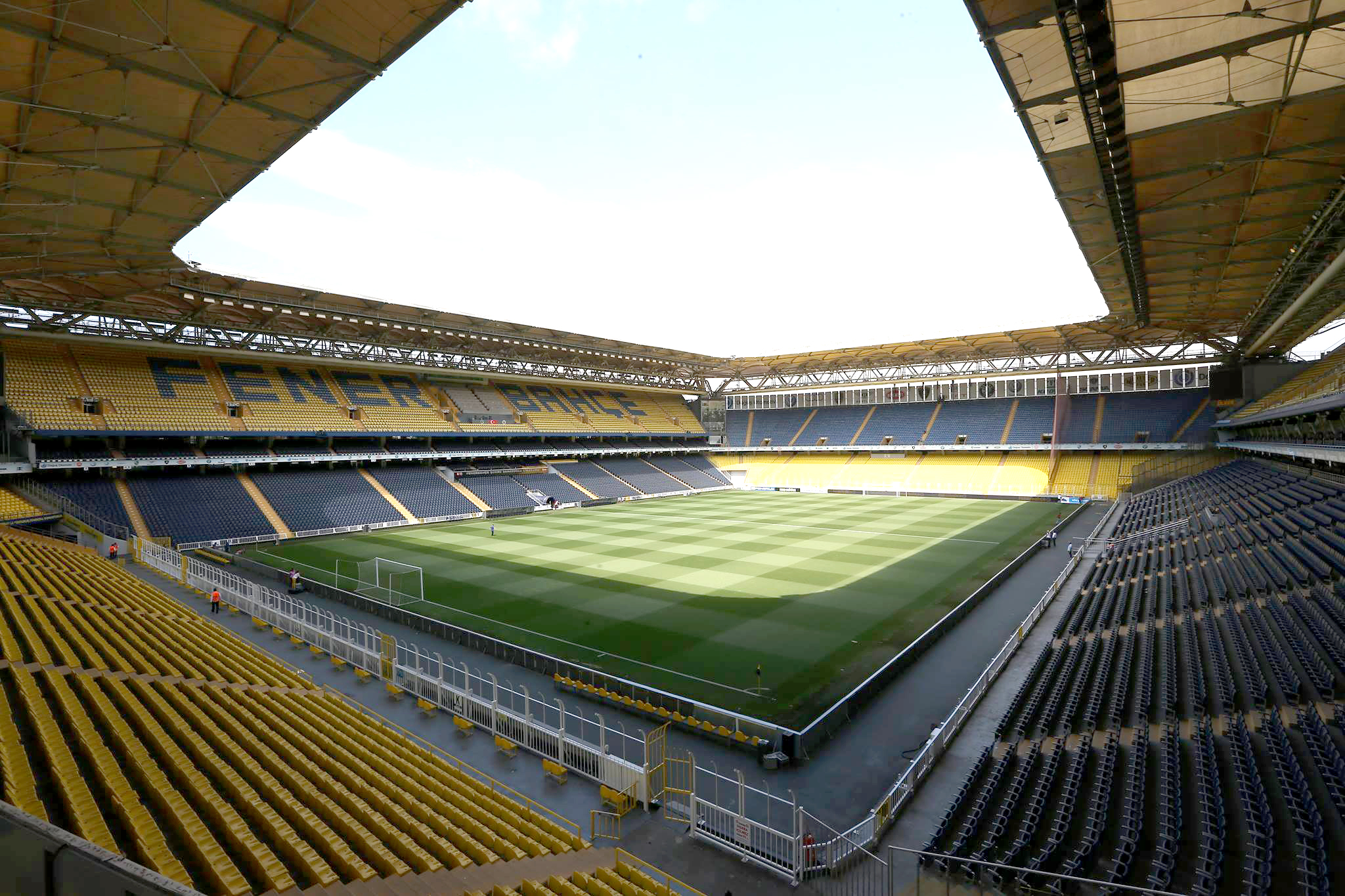 Şükrü Saracoğlu Stadyumu, Fenerbahçe’nin Kadıköy’deki iç saha maçlarına ev sahipliği yapan futbol stadyumu